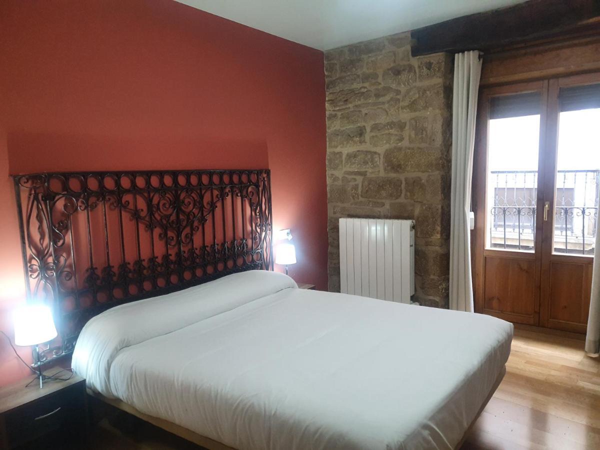 Hostal Rural 18 De Abril Olite Exteriér fotografie